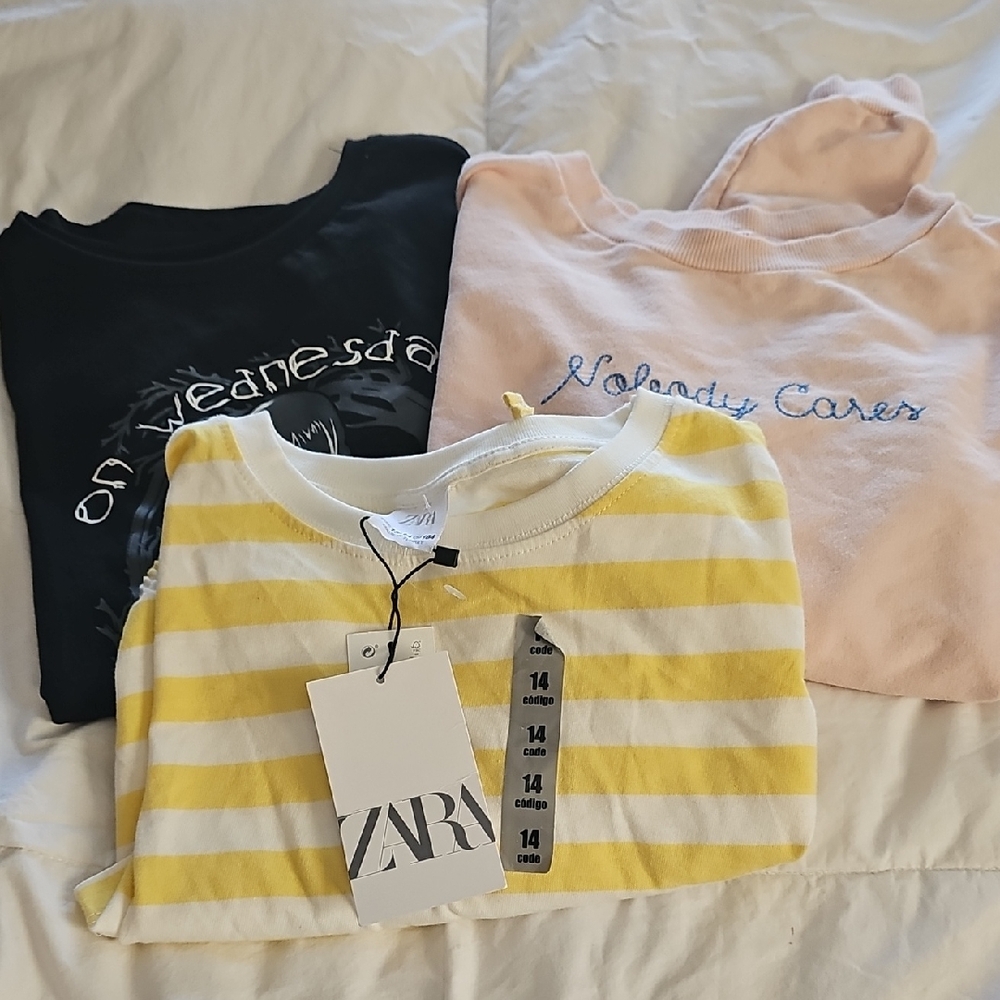 Girls Bundle Of Shirts And 1 Pair Of Shorts